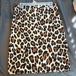 Chic Leopard Print Pencil Skirt